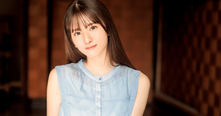 乃木坂46菅原咲月と一緒のクリスマス。付録ピンナップポスターのQRコードで、動くさつきちゃんに会える!