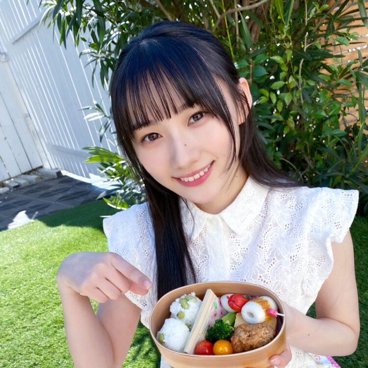 乃木坂46川﨑桜とお花見弁当、実はお弁当作りには特別な思い入れがあるのです。