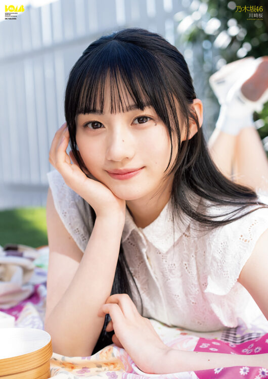 ありがとう☆創刊45周年記念号!BOMB4月号は乃木坂46表紙巻頭!春の水着グラビア50Pも!
