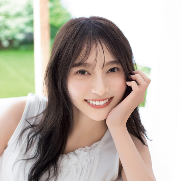 弓木奈於の“ふわやか”な笑顔をファースト写真集『天使だったのか』に先駆け、あなたにお届け☆