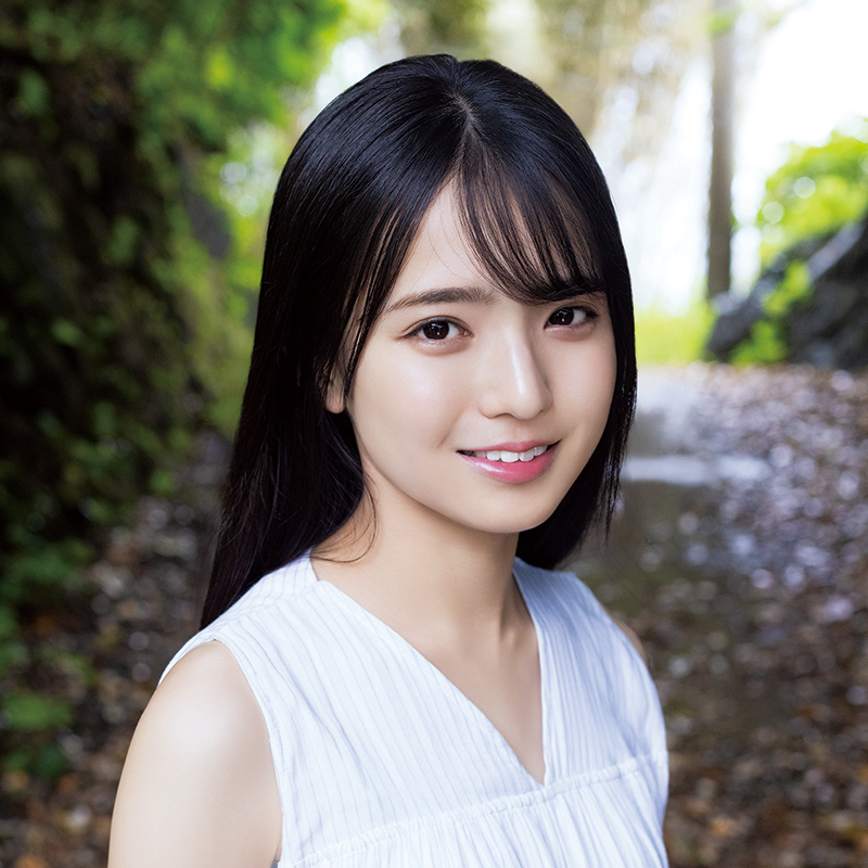 BOMB7月号は乃木坂46の6期生、瀬戸口心月が表紙巻頭グラビアで初登場！グラビア動画二次元コード付き!!