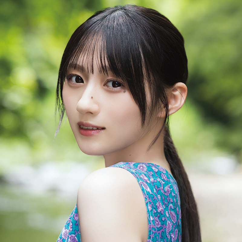 今年の夏も乃木坂46と一緒、26ページ乃木坂46巻頭特集！　川﨑桜2年ぶり表紙巻頭グラビア、6期生センター長嶋凛桜グラビア！