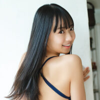 妹系アイドル・入間ゆいが笑顔あふれるピュアヒップを披露