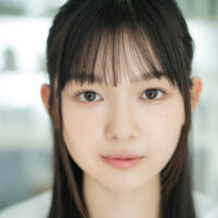 櫻坂46山川宇衣、圧倒的透明感あふれるグラビアでメディアコラボ企画でBOMB初登場！