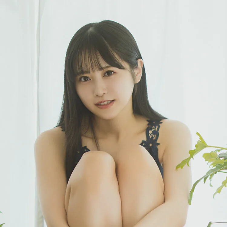 STU48中村舞の素肌感いっぱいの12ページグラビア！