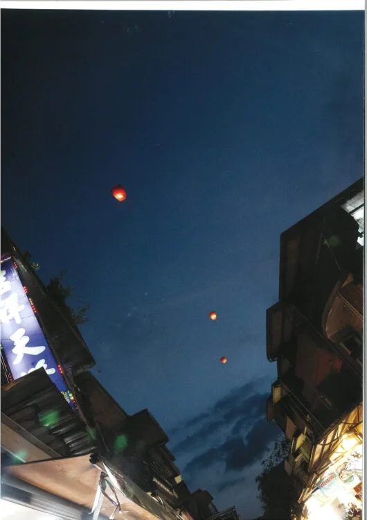 今日はUFOの日。澄田綾乃写真集『幻愛』に未確認飛行物体が…。。。