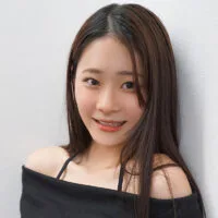 【野村るなちゃんが編集部にやってきた!】デビューしたばかりの18歳アイドル!