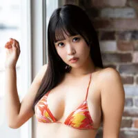 アイドル界最強ボディ・南みゆかが少女と大人の狭間を揺れ動く今の瞬間を切り取ったグラビアを!